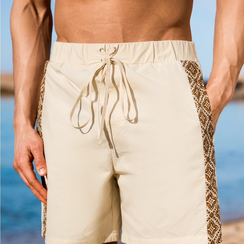 Men’s board shorts/ swim trunks